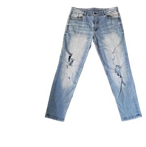 Blue Jeans Slim Tapered Fit